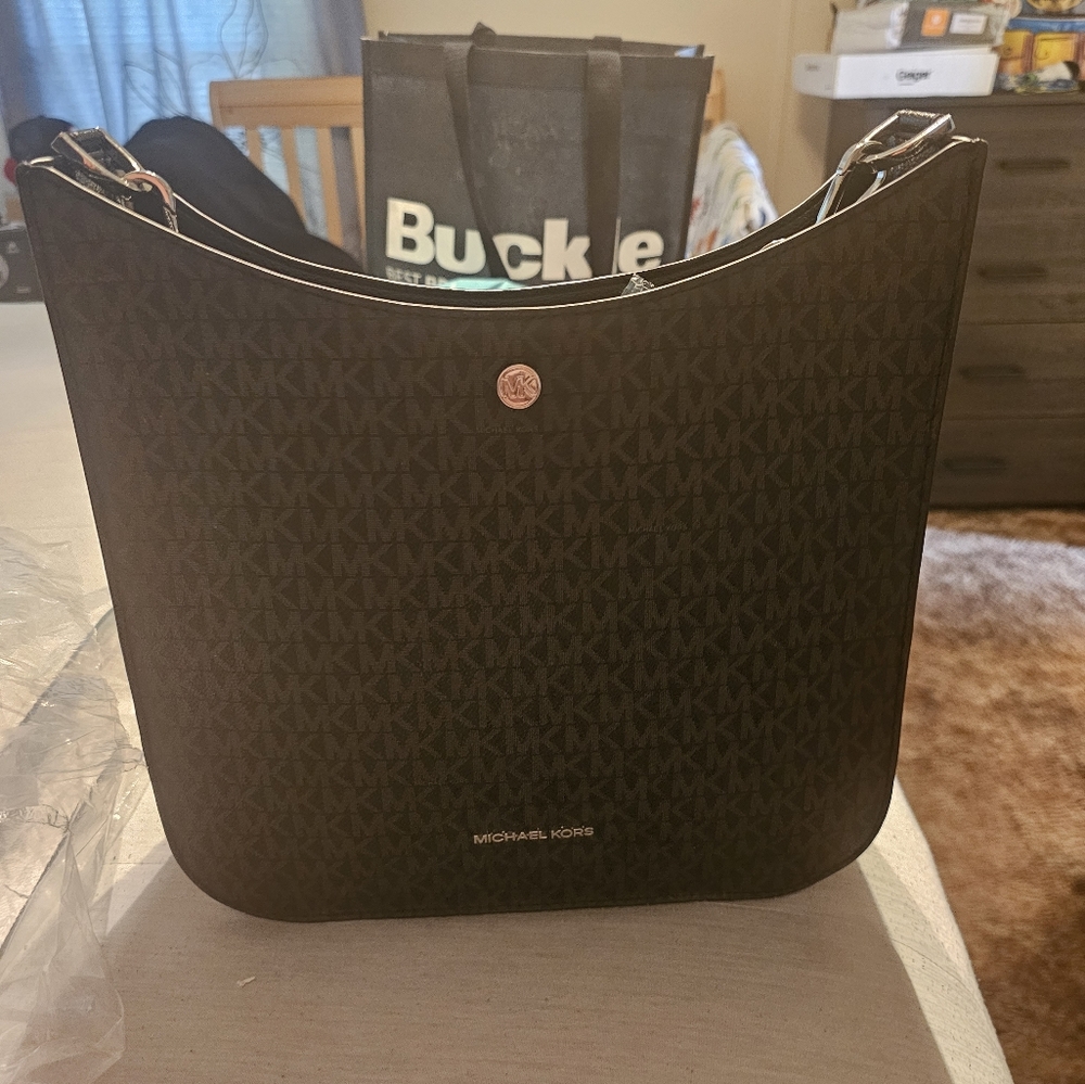 Michael kors briley large messenger
